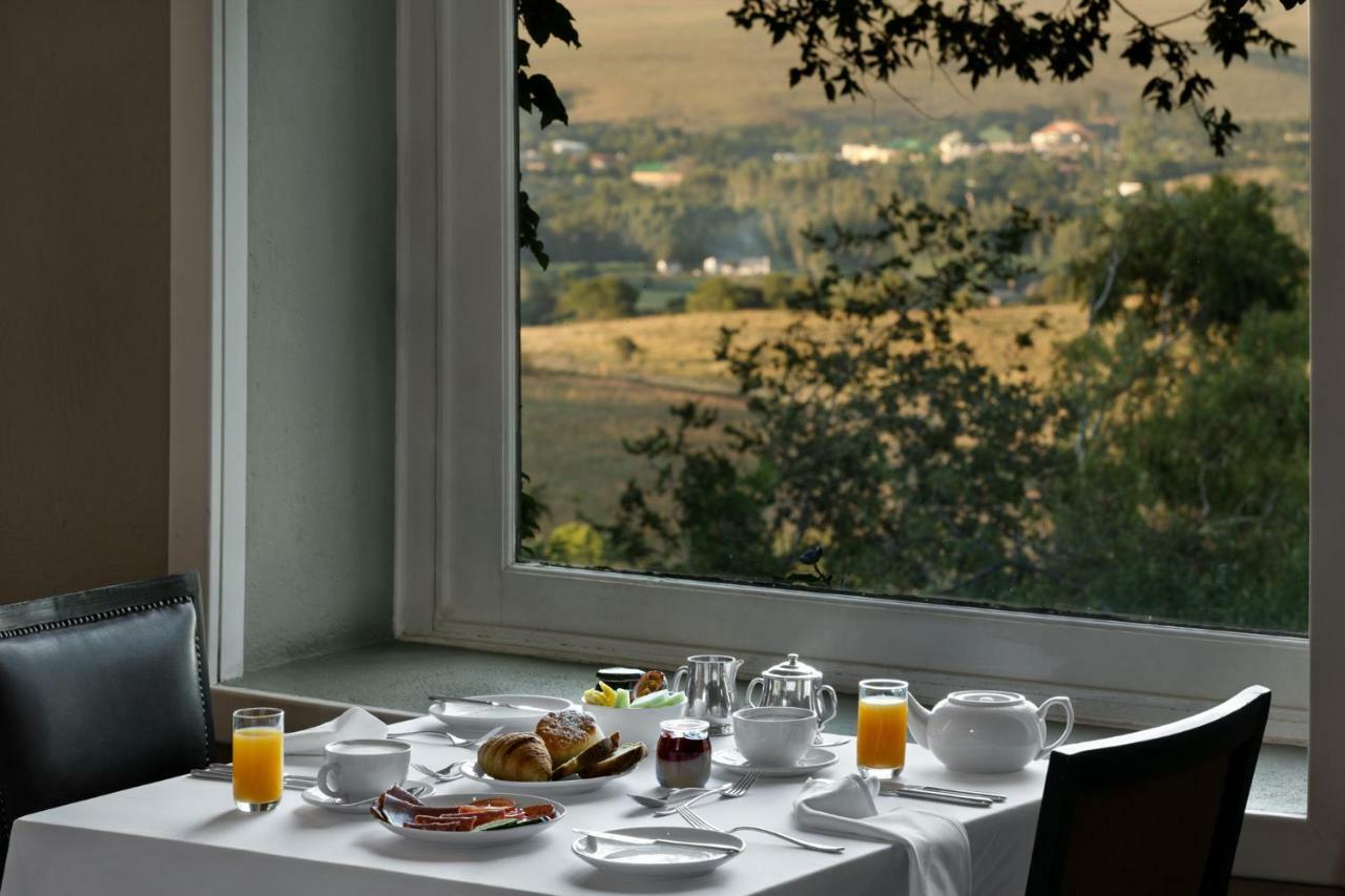 Mount Grace Hotel & Spa Magaliesburg Bagian luar foto Breakfast at the hotel