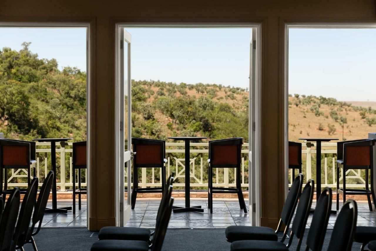 Mount Grace Hotel & Spa Magaliesburg Bagian luar foto The view from the conference room